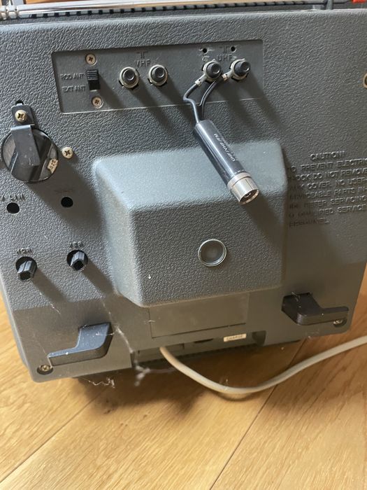 Телевизор Vintage Sony Solid State