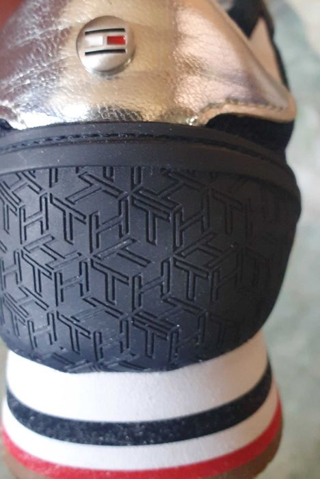 Adidași Tommy Hilfiger