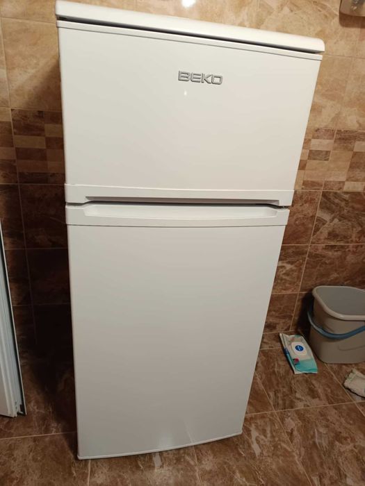 Хладилник в  много добро състояние.