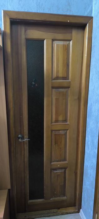 Двери межкомнатные б/у