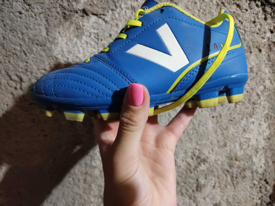 Бутонки за футбол