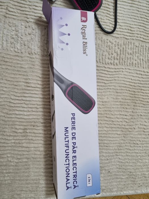 Perie par  cu  aer cald și ioni pt  indreptat și uscat par  simultan