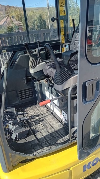 Miniexcavator Komatsu PC50MR-2