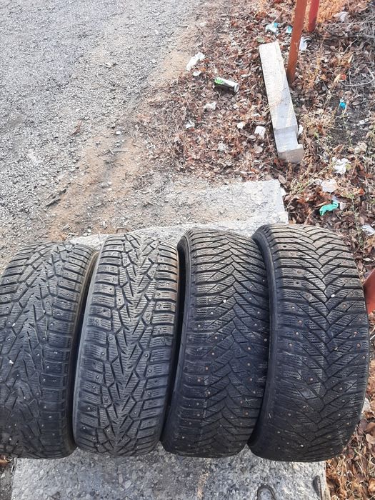 Продам шины 215/55/17