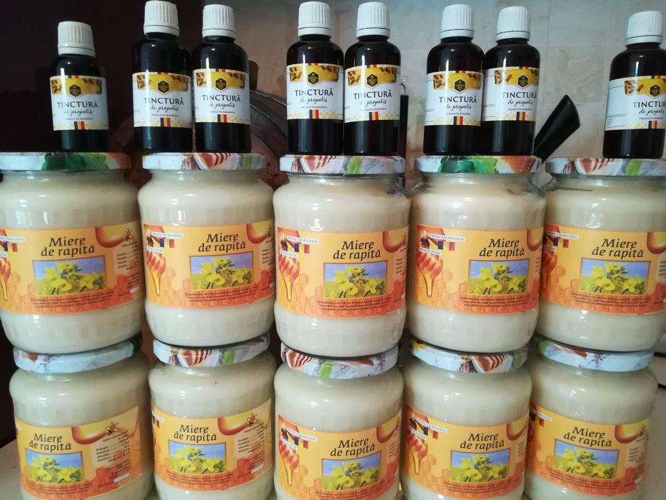 Vând miere : poliflora,rapiță ,salcâm și tinctură de propolis