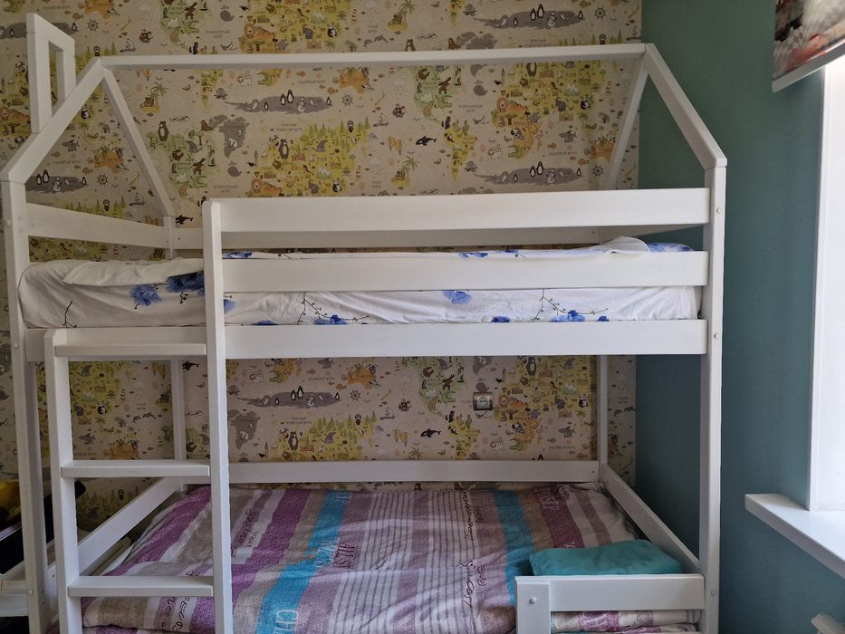 Кровать двухъярусная