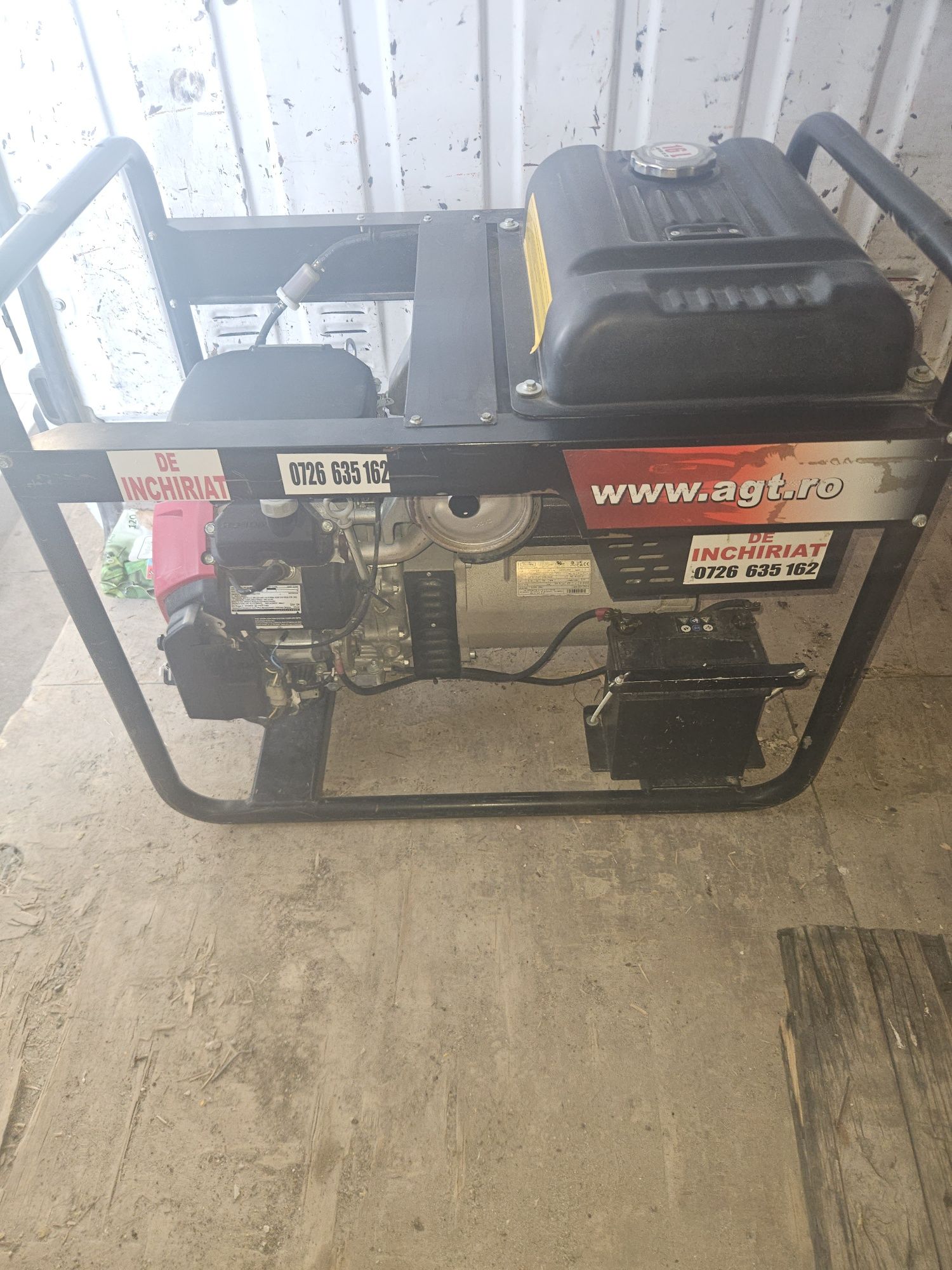 Generator trifazic /monofazic 16 kv /8 kv de închiriat