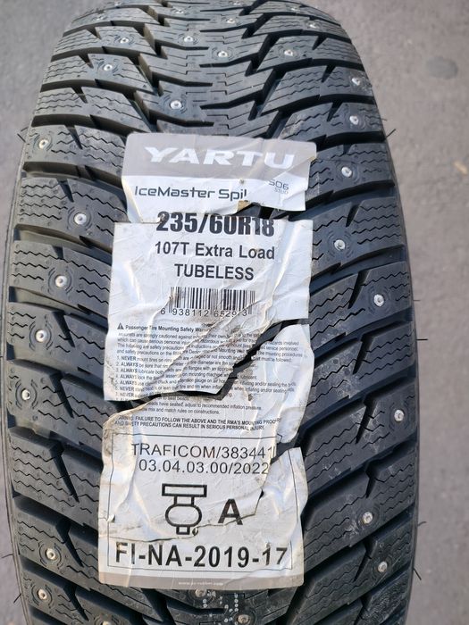Новые шипованные шины комплект YARTA 235/60 R18