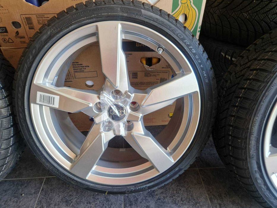 Audi TT R19 8S0 601 025 AG 
4 броя оригинални джанти