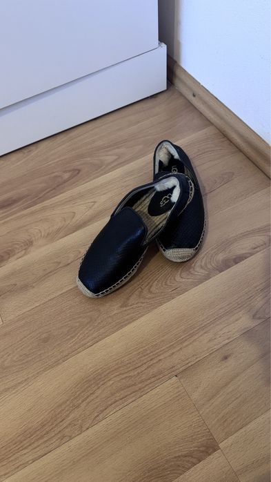 Espandrile UGG nr 37