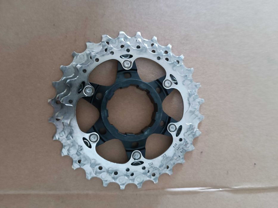 Венец касета: SHIMANO 105 CS-R7000-11 СКОРОСТИ /11-28Т/