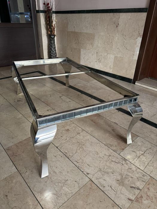 Метална конструкция за маса с плот