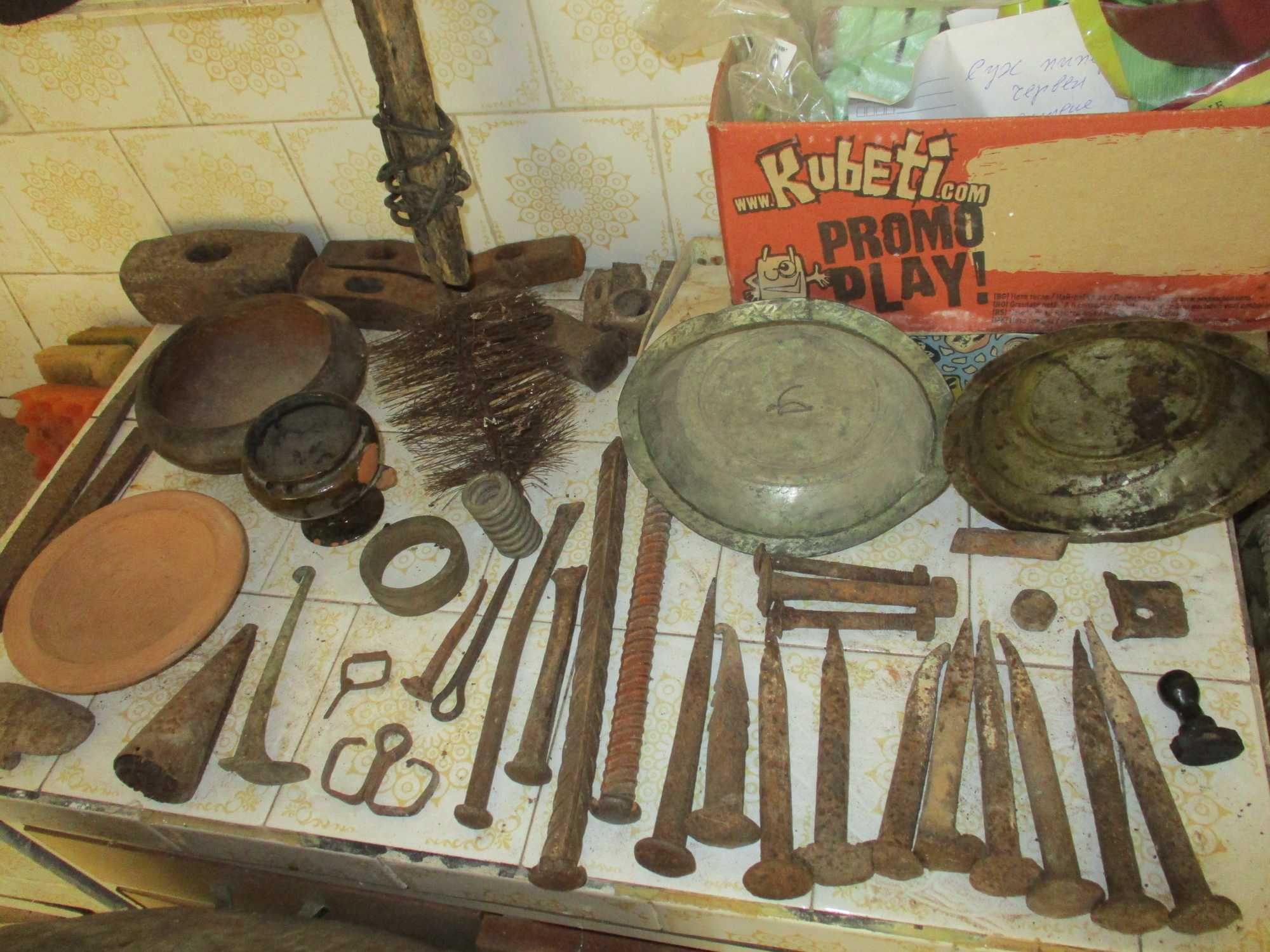 Старинни инструменти и аксесоари