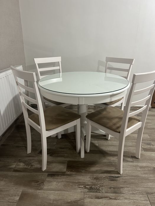 Vând set masă cu scaune