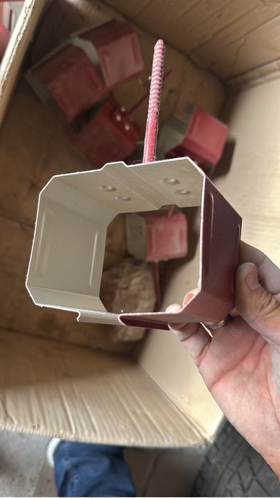 Держатель труб, кручек, кален для водосток