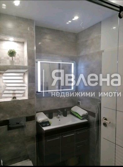Обзаведен 2-ст.  с двойно подземно паркмясто включено в цената