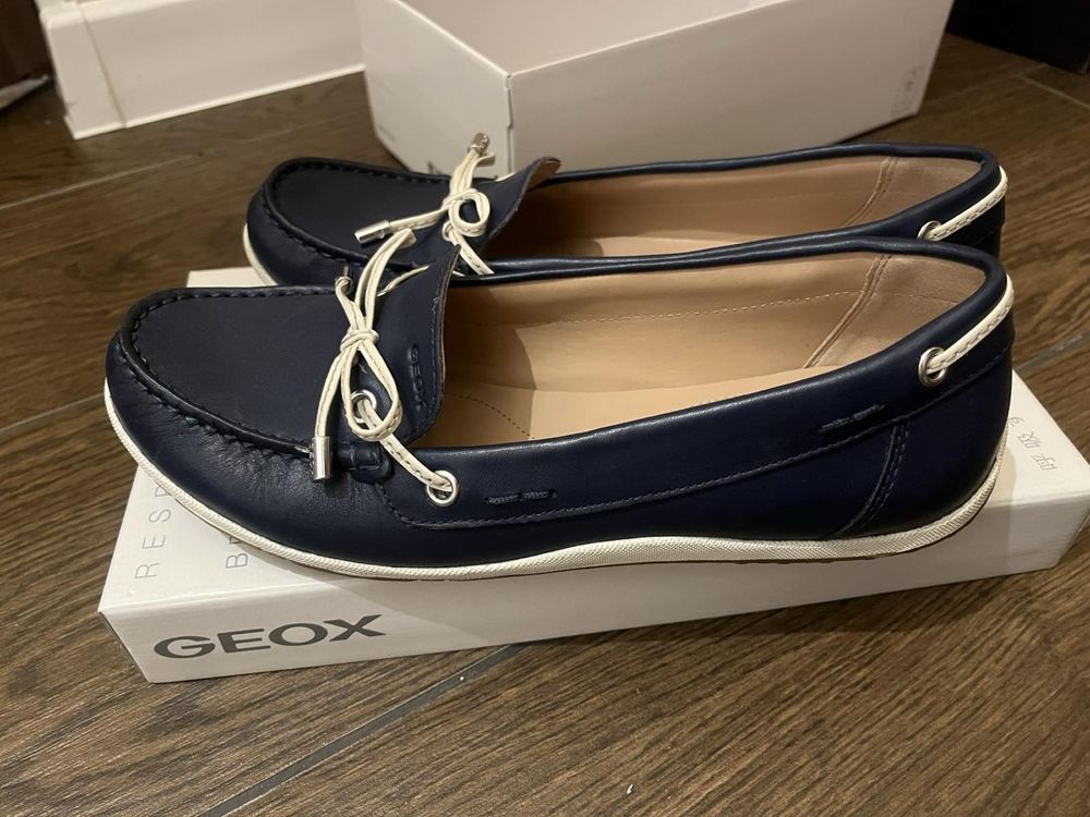 Обувки Geox, Guess