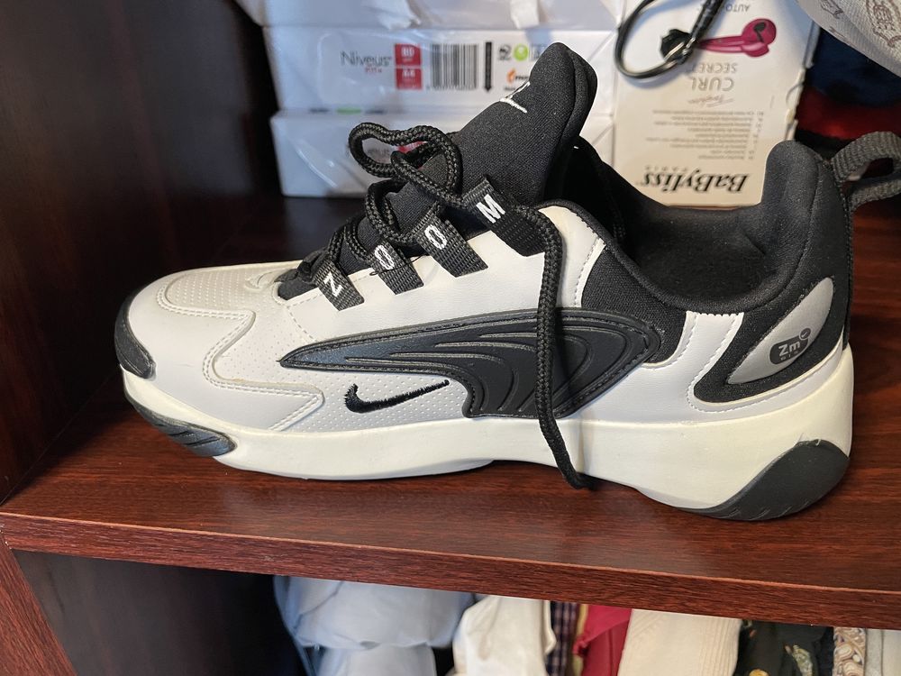 Nike ZOOM 2K nepurtati