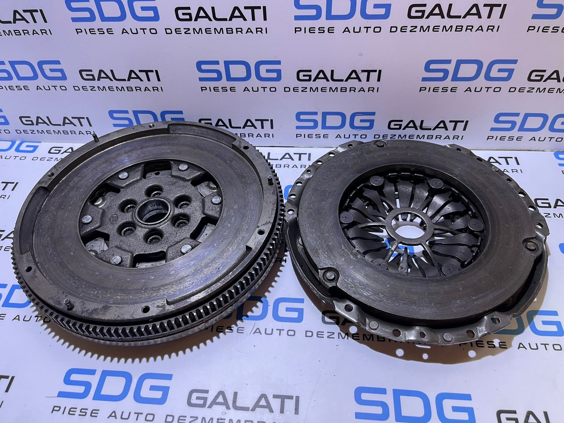 Volanta Masa Dubla cu Placa Presiune Ambreiaj FARA Disc Cutie Manuala 6 Trepte Skoda Octavia 2 2.0 TFSI BWA 2004 - 2012 Cod 022141031R 06F105266K