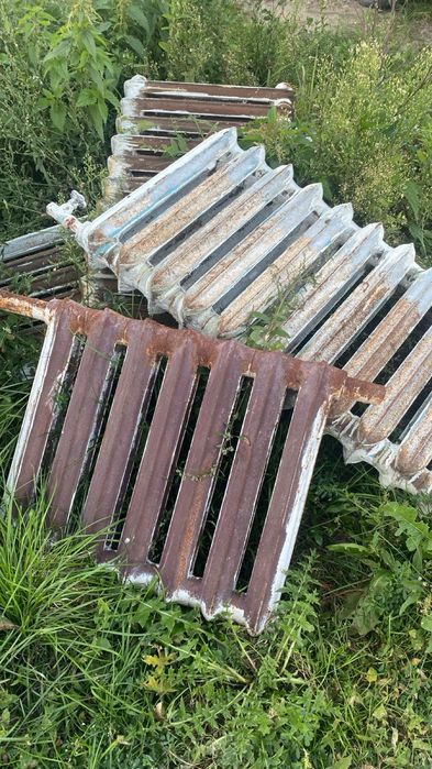 Батареи чугунные 4 шт  Цена за секцию