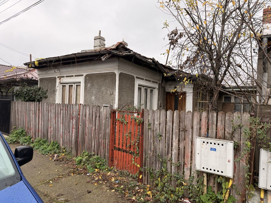 Vand teren+casa batraneasca Ploiesti