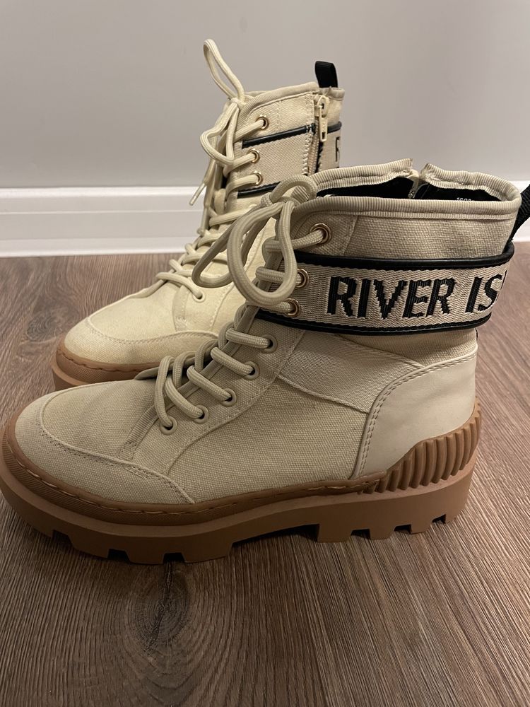 Боти River Island