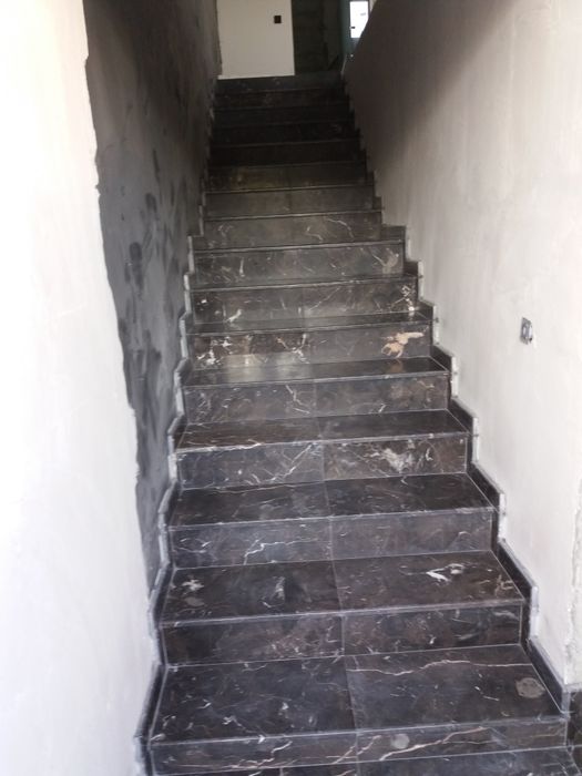 Montaj piatra  marmură granit prelucrare blaturi ,lustruire marmura