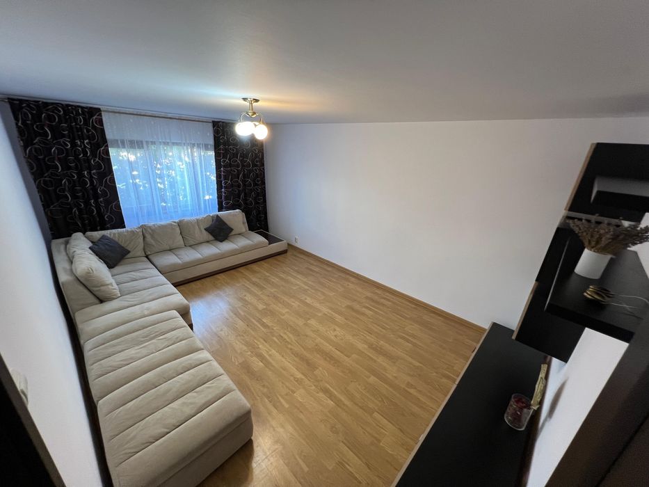 Inchiriez apartament 2 camere decomandat