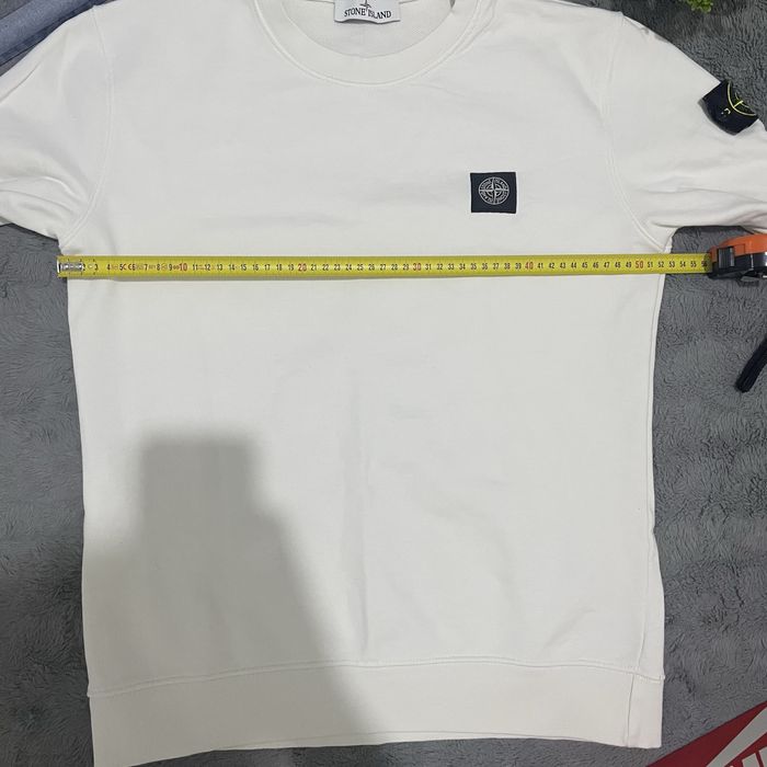 Bluza Stone Island Albă – Mărimea L – Stil Premium & Confort