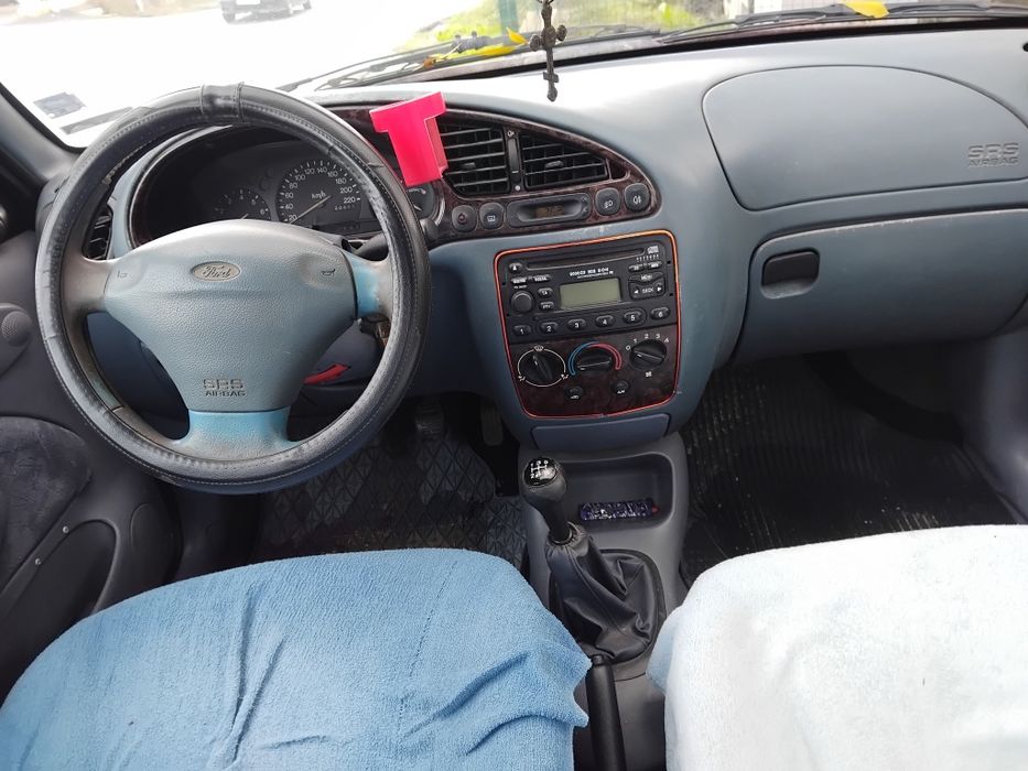 Продавам 2бр       Форд феста 14 бензин