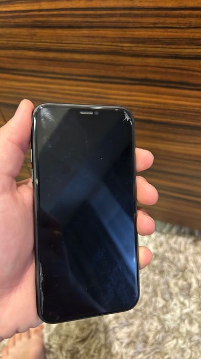 iphone 11 64gb, baterie 77%