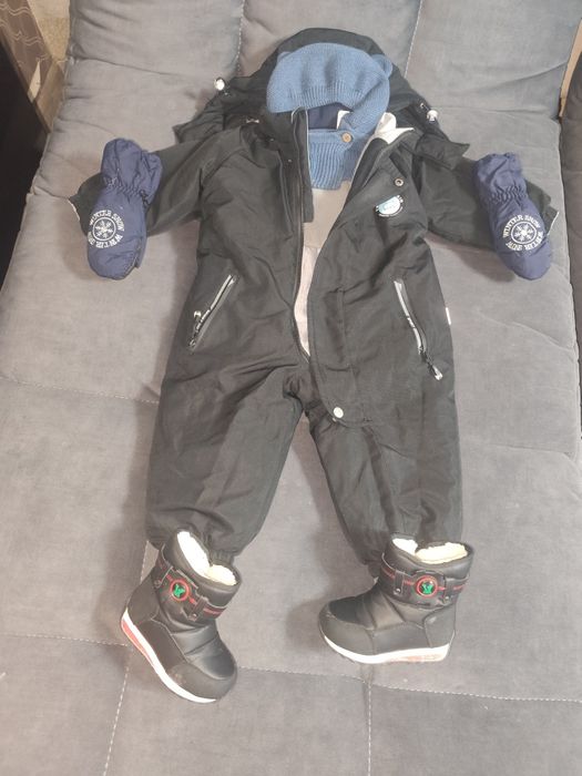 Продам комбинезон на мальчика рр 80(92)