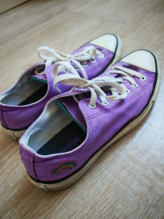 Продавам дамски кецове Converse 41 номер