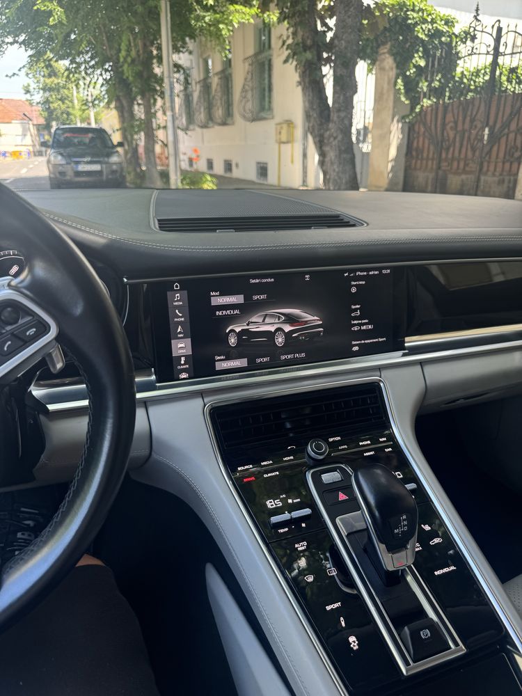 Porsche panamera 4S, 441 cp
