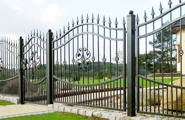 Vând garduri din placi de beton din jaluzele