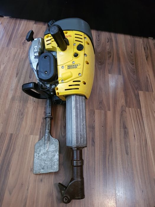 Ciocan demolator Wacker Neuson bh 55