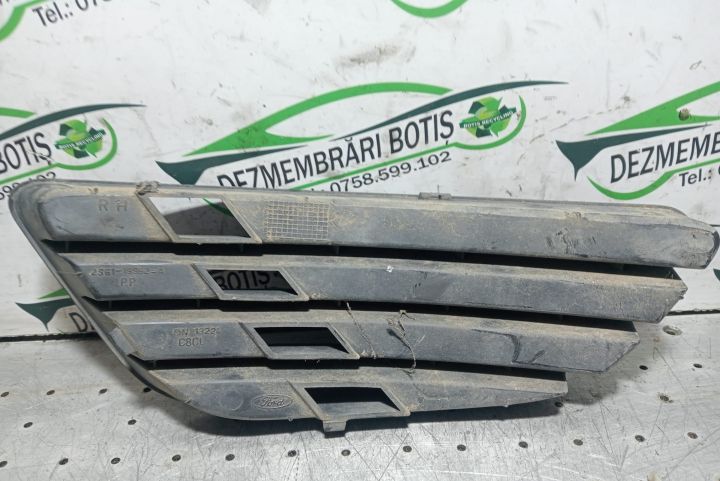 Grila bara fata dreapta Ford Focus prima generatie