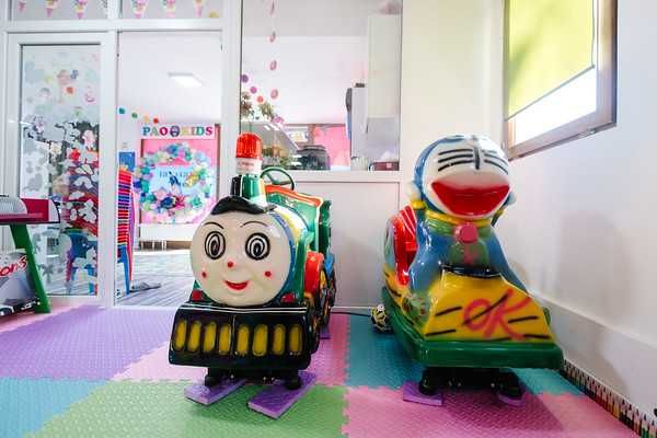 Pao Kids - Petrecere pentru copii / Loc de joaca interior cu piscina.