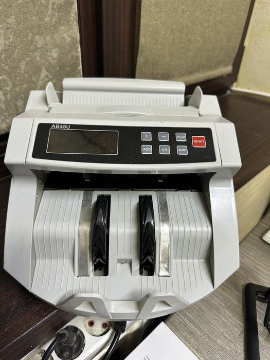 Продам машинку для счета денег