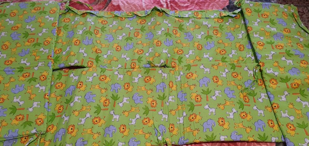 Продам бортики на детскую кровать