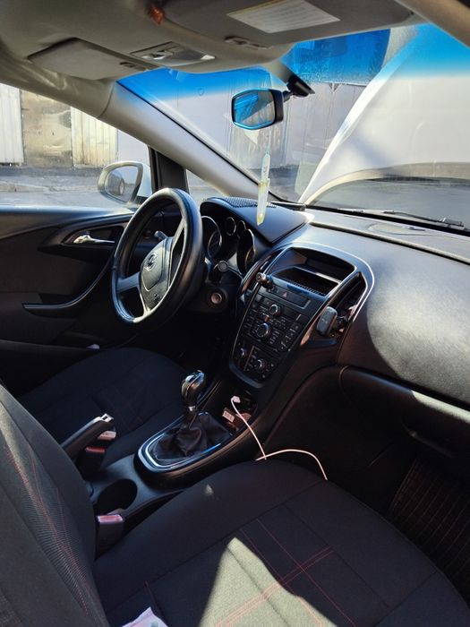 Opel astra J 1,4 benzina+gpl an 2013