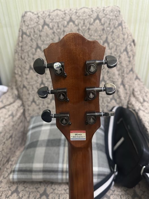 Srochna Akustik Gitara 41 Sotiladi