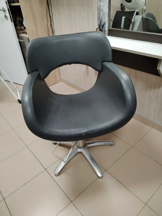 Фризьорски стол, в добро общо състояние