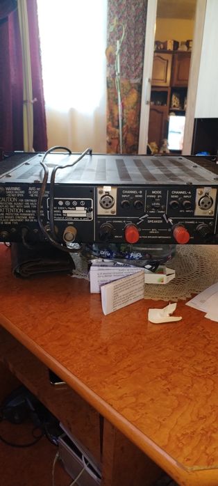 Amplificator de 2400