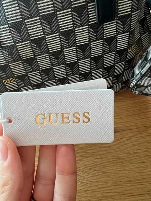 Оригинална дамска чанта GUESS