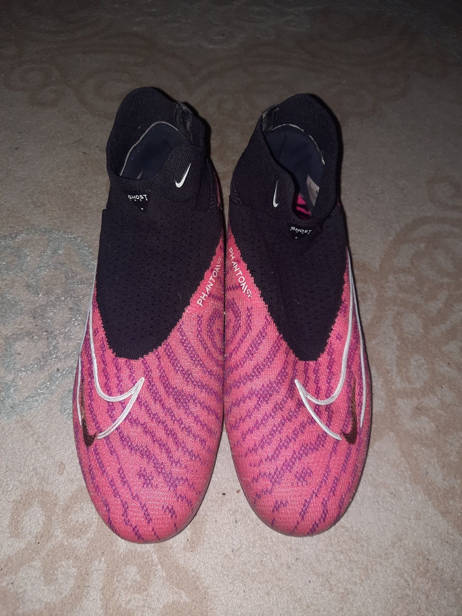 Продаётся бутсы - Nike Phantom GX pink