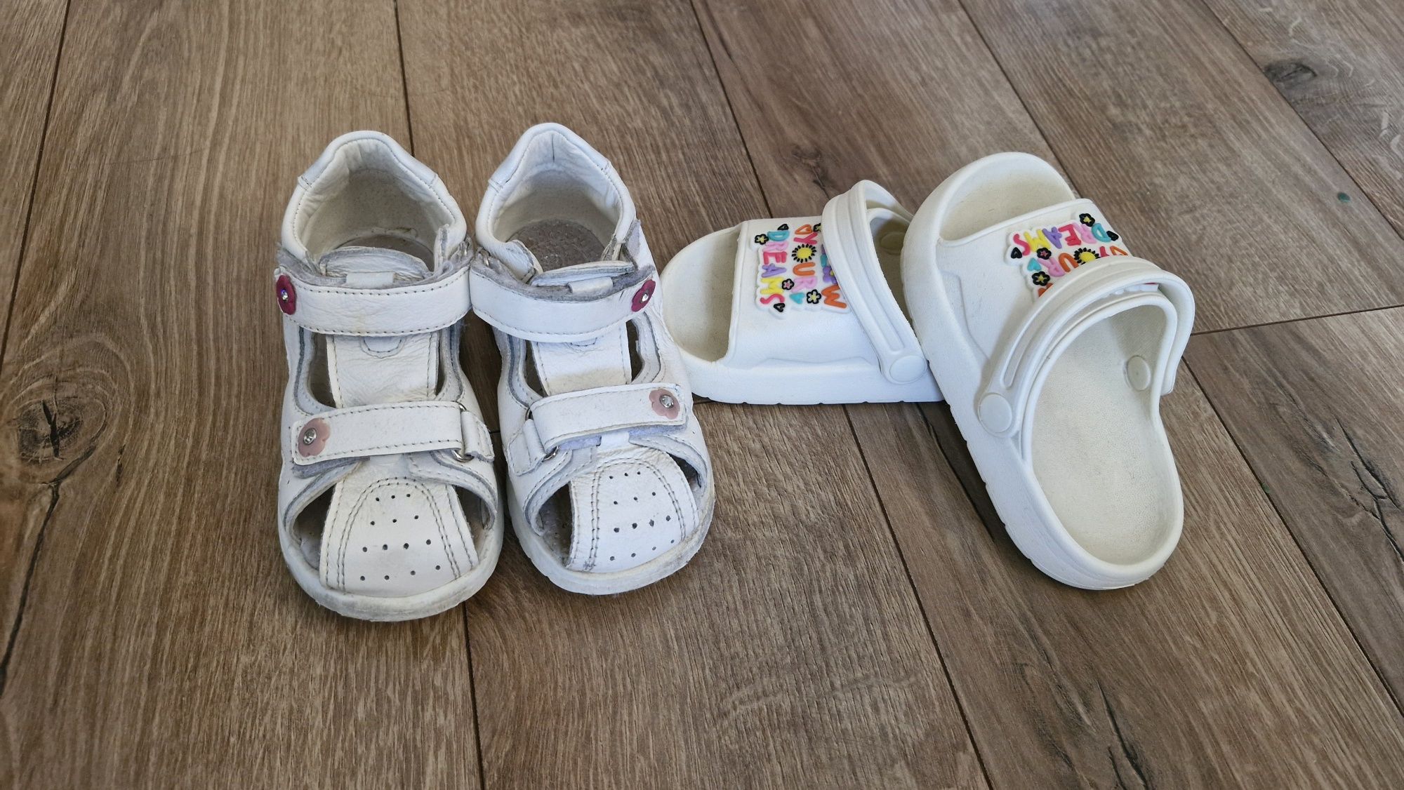 Lot sandale si slapi marime 25