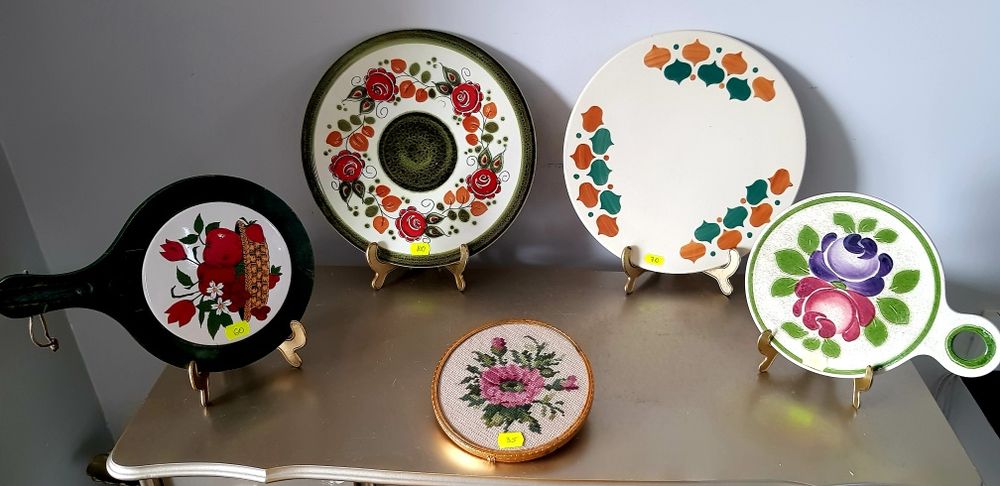 Platouri vechi din ceramică/porțelan/lemn