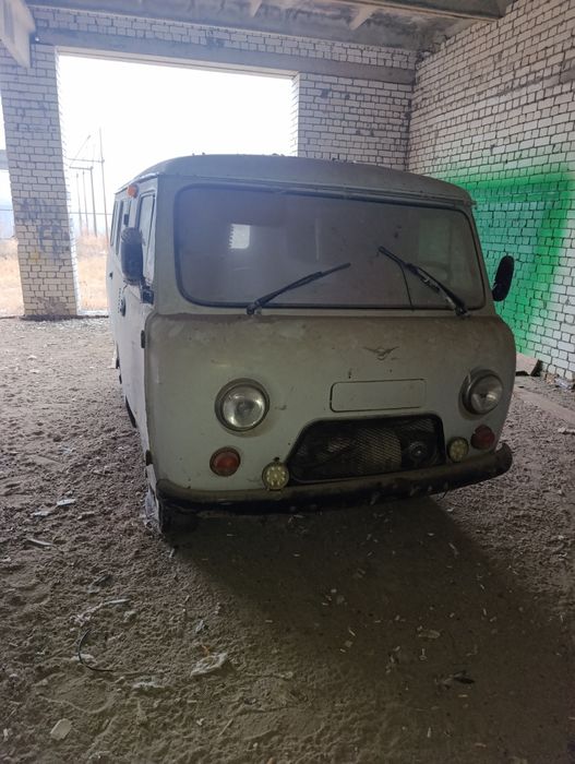 Продам МАЗ тягач  и УАЗ буханку