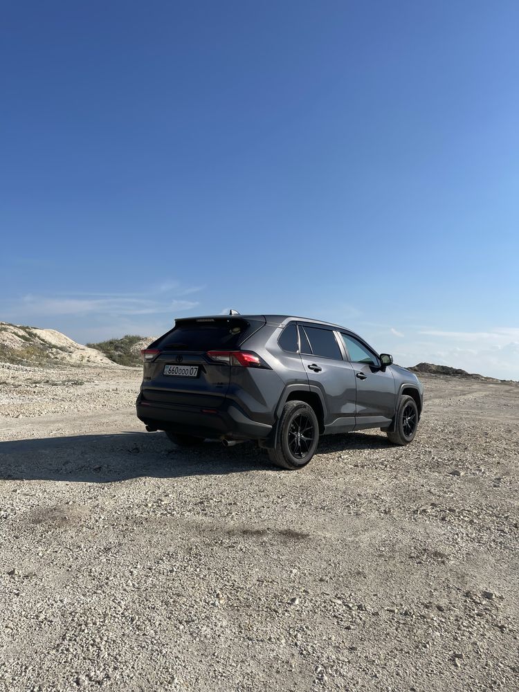 Продам Rav 4 2022